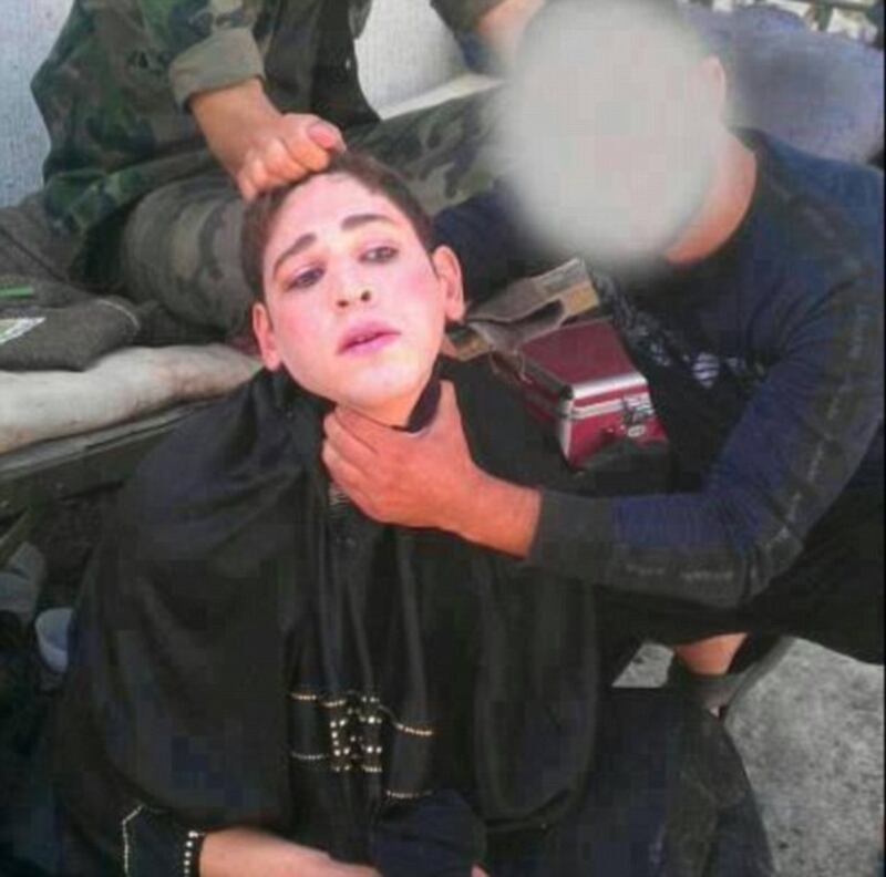 I jihadisti dell'Isis si travestono da donna per disertare 3