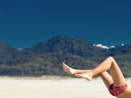 Gambe sgonfie in estate: ecco la dieta giusta