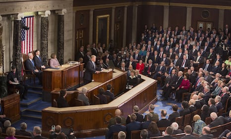 Trump parla davanti al Congresso 9