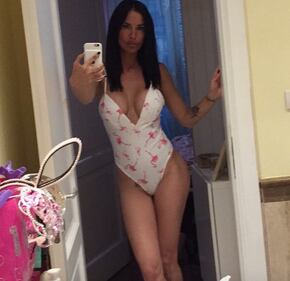 Antonella Mosetti, lato b hot in costume 24
