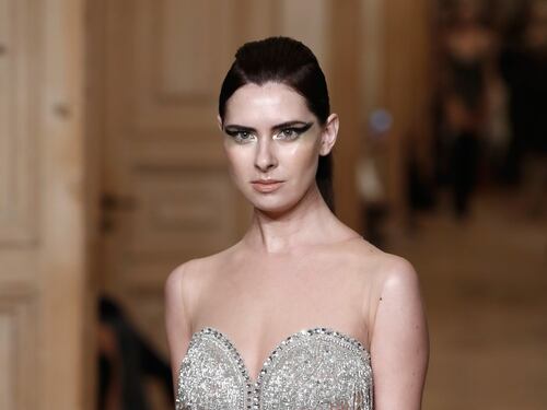 Le modelle sfilano per la Fashion Week di Istanbul