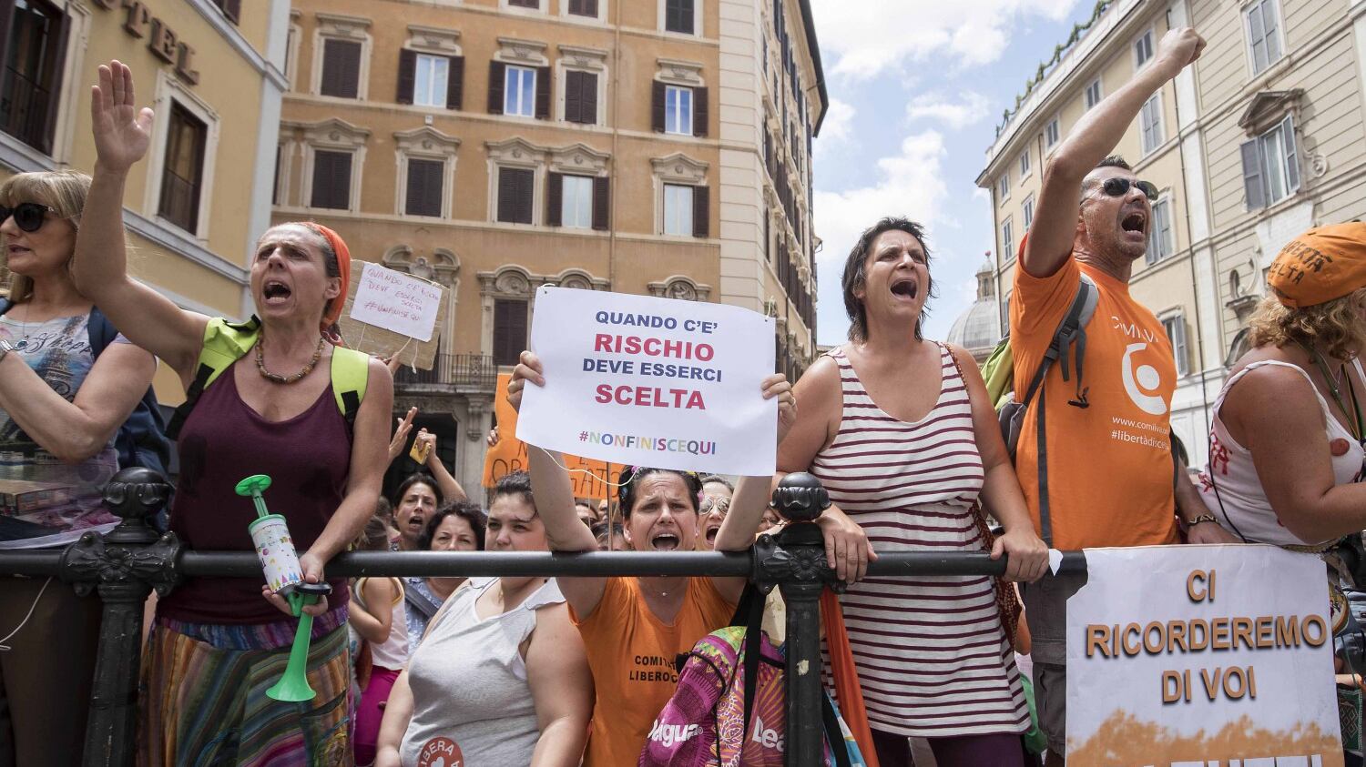 Uno su dieci non è vaccinato ma tutti a scuola lo stesso