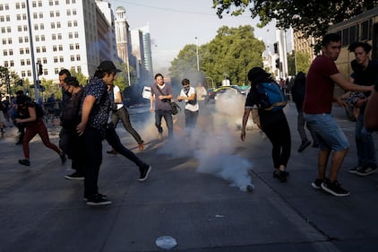 Cile, proteste a Santiago contro il caro-vita 9