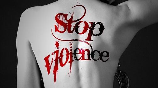 Ha tentato di violentare due alunne, sotto accusa docente di Salerno