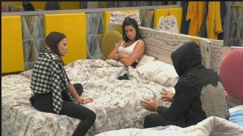 Valentina sbotta contro il Grande Fratello: "Basta, ora spacco tutto!"