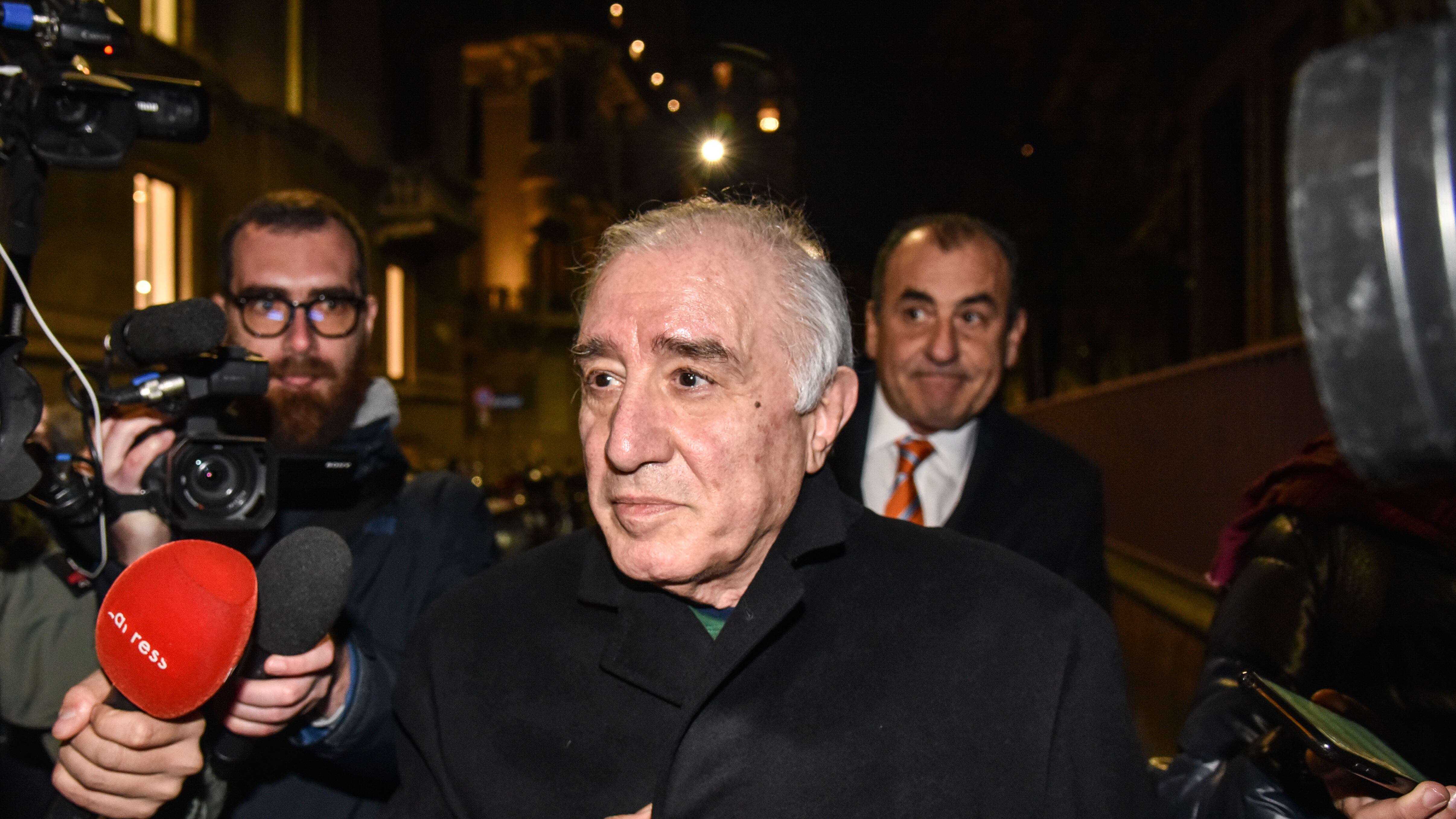 Vogliono processare il Cav da morto