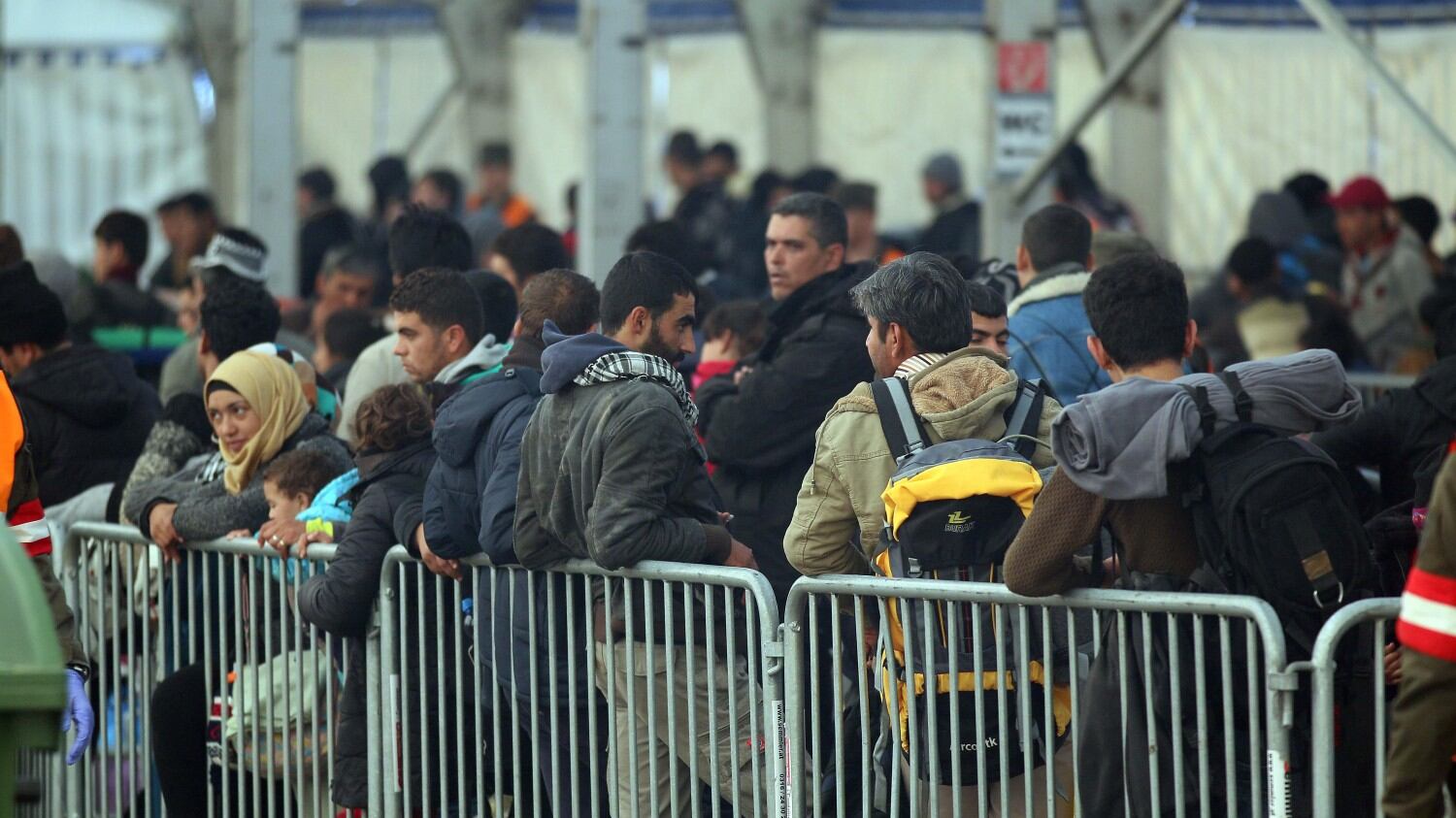 Frontiere blindate. E la Polonia fa muro: "Ora basta migranti"