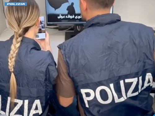 Si addestrava per compiere un attentato: in manette un 16enne iraniano