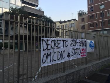 Fratelli d'Italia a Milano contro il dl "salva-banche" 1