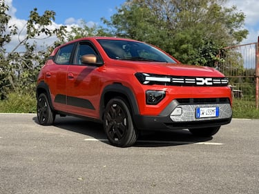 Nuova Dacia Spring: guarda la gallery dell'elettrica da città super compatta 1