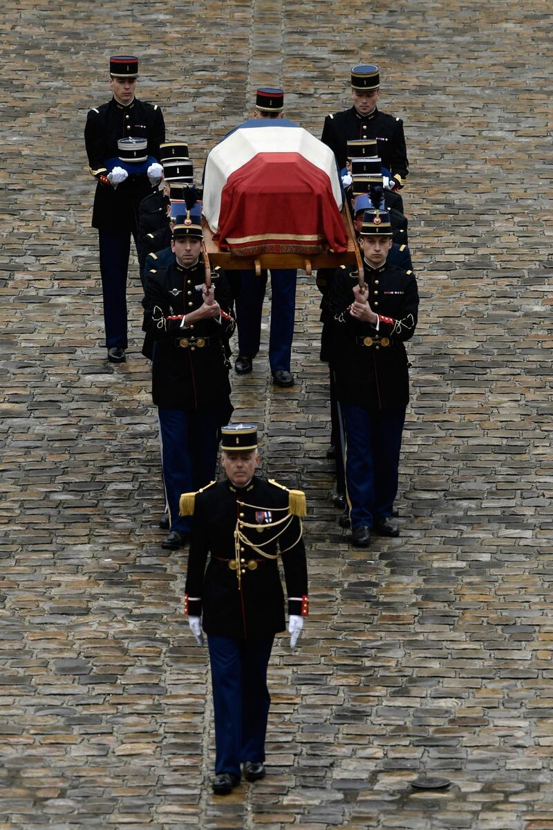 La Francia s'inchina al gendarme eroe 4