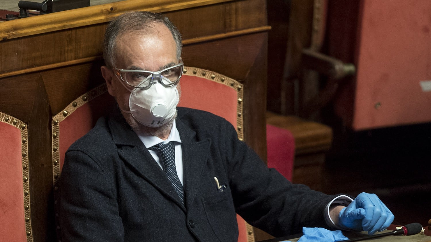 Calderoli sferza Fico: "Presidente, si svegli! C'è l'ora legale..."