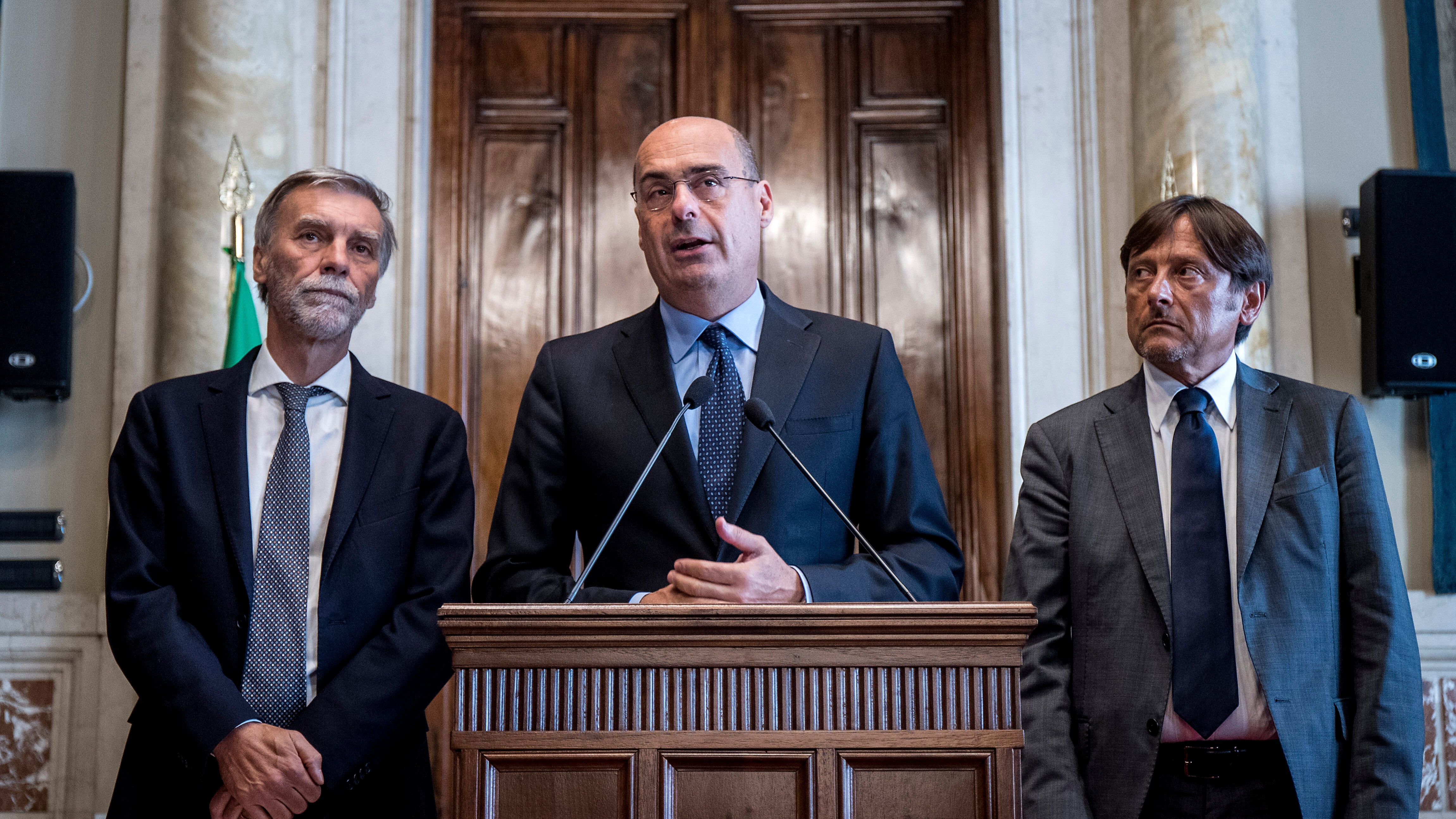 Zingaretti: "La priorità è meno tasse a chi guadagna meno. E scuola gratis dal nido all'università"