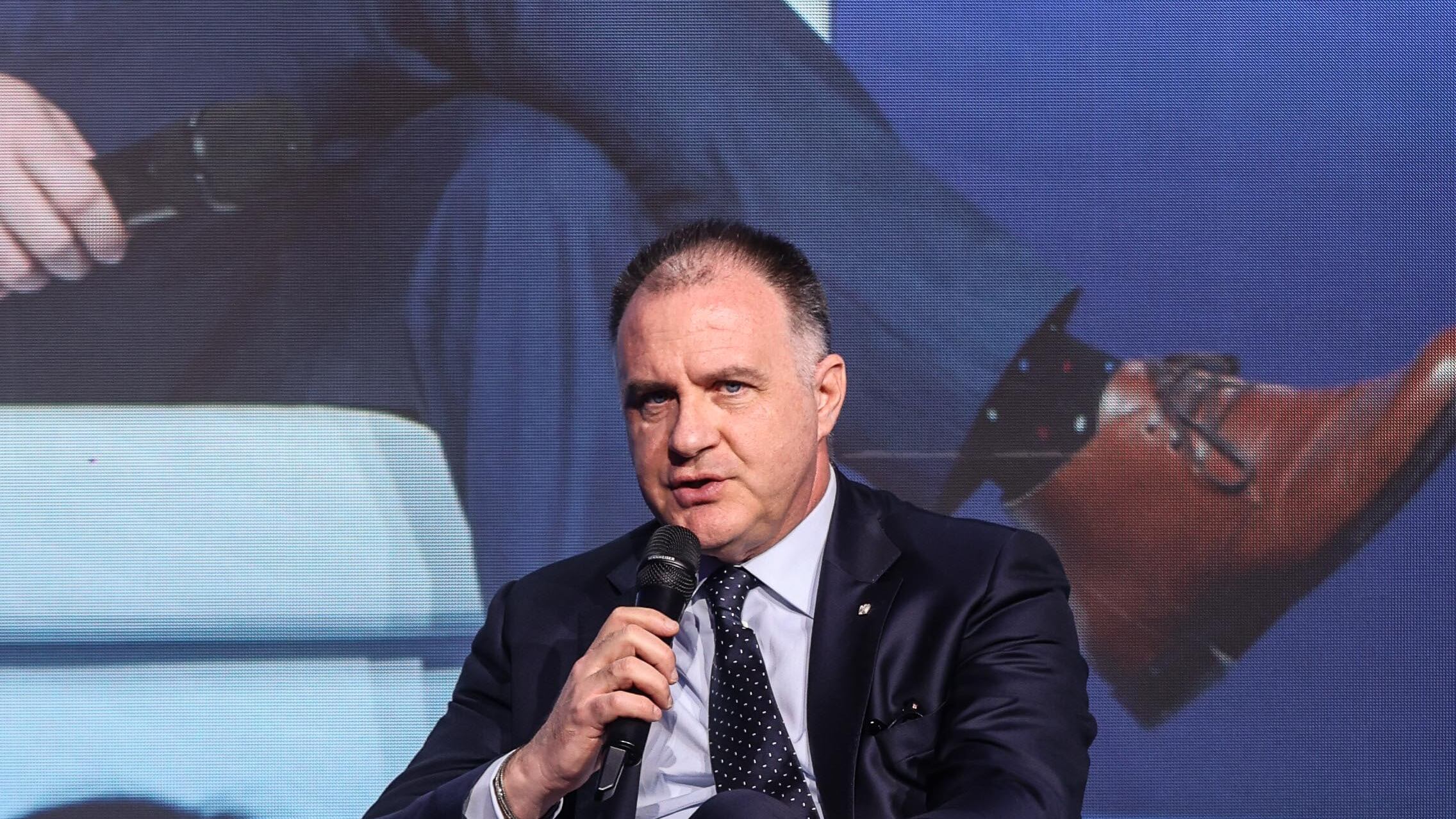 Industria ancora in calo per il fattore incertezza