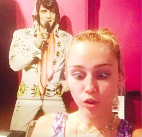 Miley Cyrus nuda su Instagram 11
