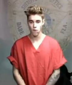 Justin Bieber, smorfie e boccacce in prigione prima di uscire su cauzione 9