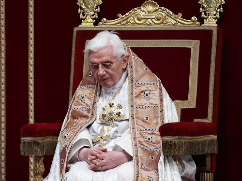 Ratzinger processato da morto, Satana in vaticano e Crisanti: quindi, oggi...
