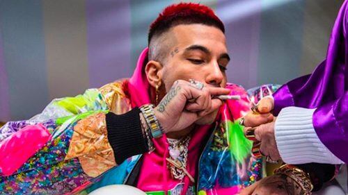 Bufera per il doppio concerto di Sfera Ebbasta: "Troppo alcol per lunga attesa"