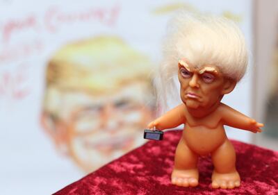 Dublino, in vendita bambola Troll raffigurante Donald Trump 4