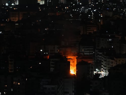 Israele martella il Libano senza sosta. Esplosioni a Teheran già oltre mille morti