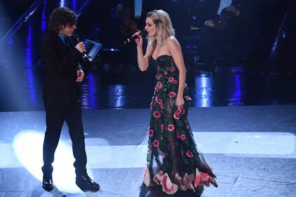 Laura Chiatti sexy a Sanremo 14