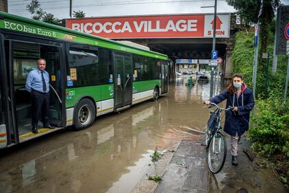 Nubifragio nella notte a Milano. Seveso e Lambro sono esondati 6
