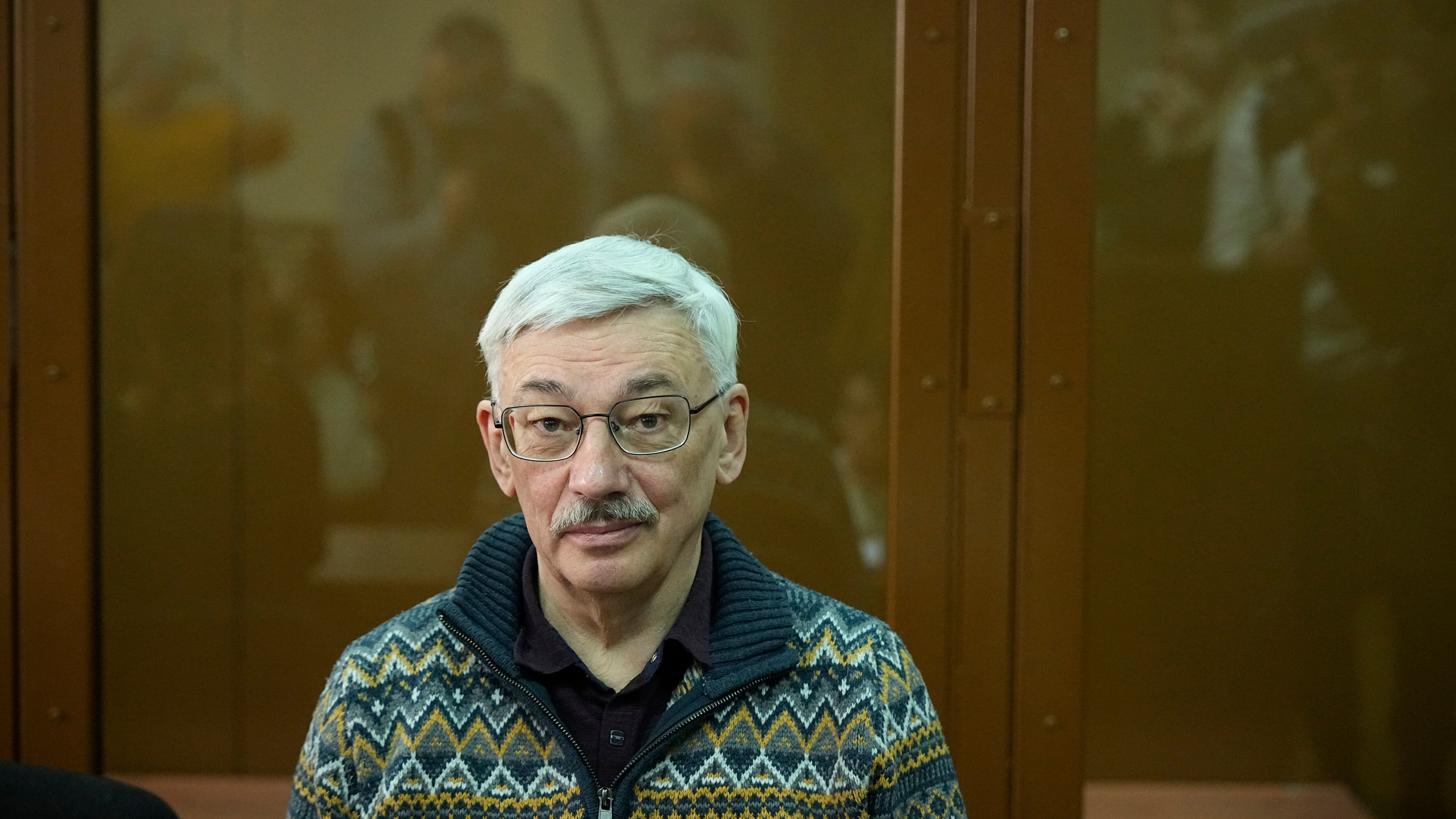 Il Nobel anti-Cremlino in carcere per dissenso. "Ma la verità è con noi"