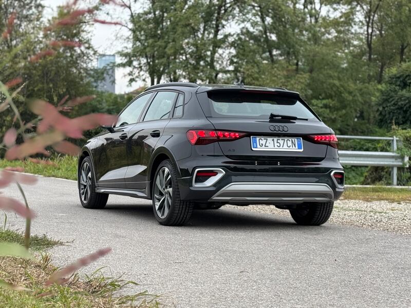 Audi A3 Allstreet: guarda la gallery della nuova compatta ibrida tedesca 1