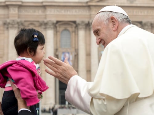 Papa Francesco: "Quando prego a volte mi addormento"