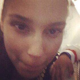 Miley Cyrus e Alicia Keys, sexy senza trucco 32