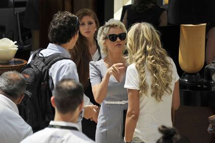 La nuova acconciatura di Pamela Anderson  al Taormina Film Fest 3