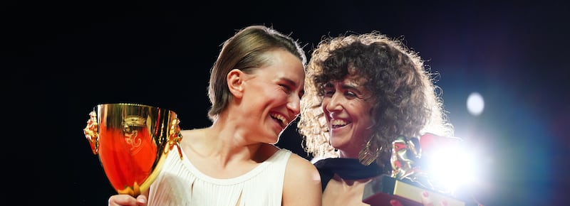 Il leone è femmina. Vince a sorpresa “Woman unknown”. Italia zero tituli