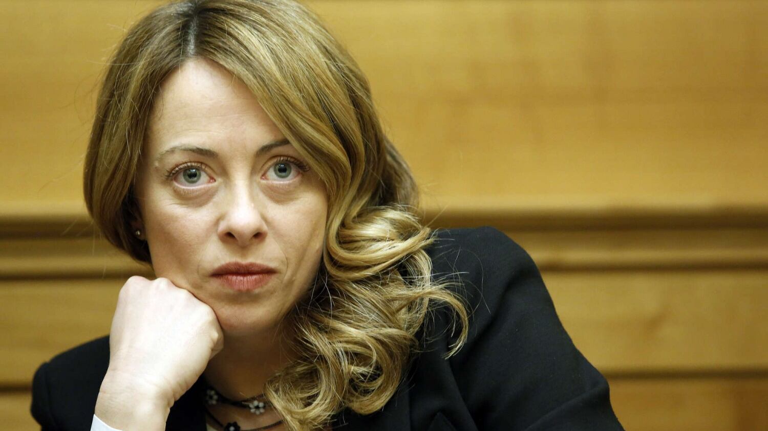Insulti non intimoriscono la Meloni: "Una sinistra misogina da salotto"