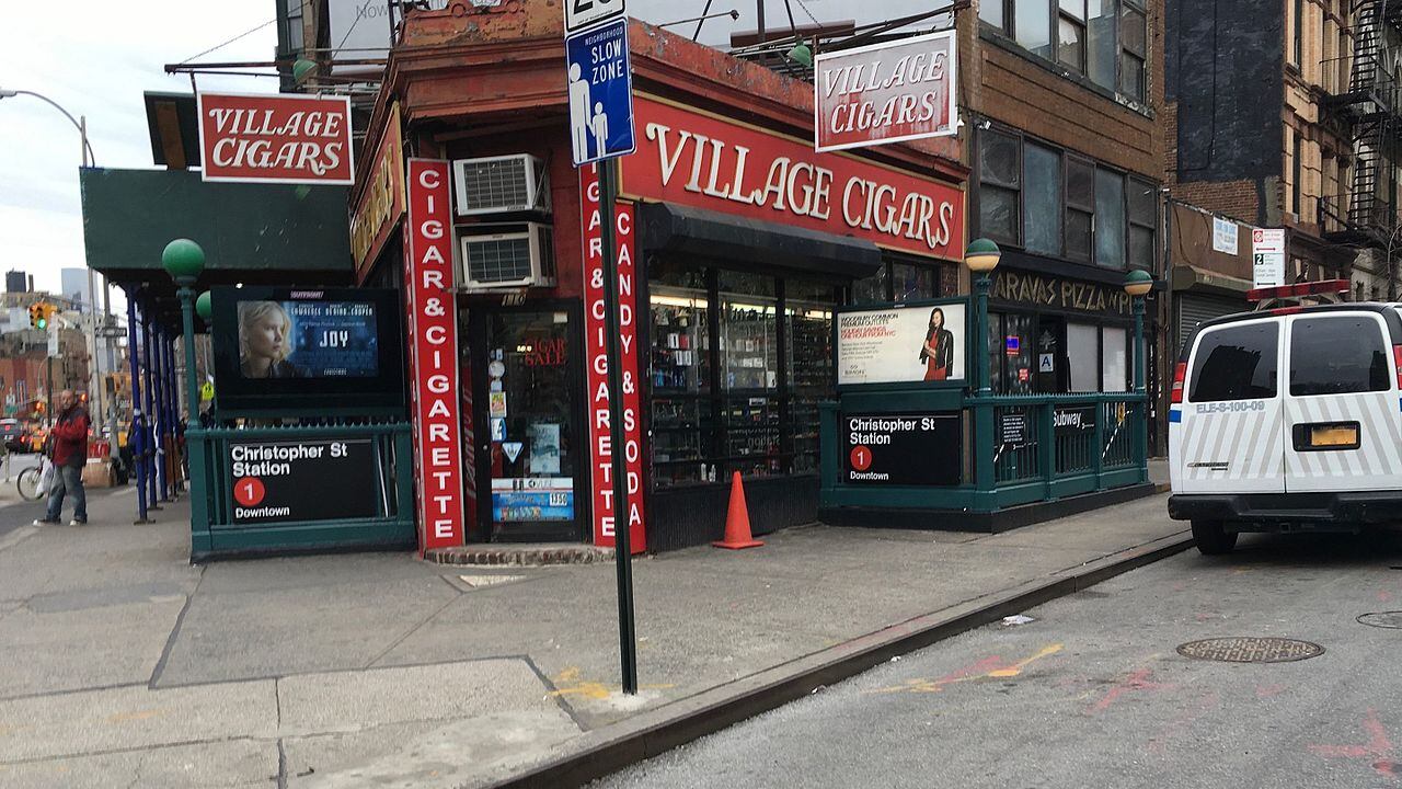 La proprietà privata più piccola di New York? Un triangolino di cemento davanti a un locale