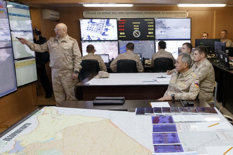 Il ministro della Difesa russo Sergej Shoigu durante una missione in Siria