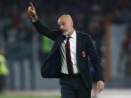 Milan, Pioli: "Errori gravi". I tifosi ironizzano: "Non è Natale ma noi facciamo i regali"