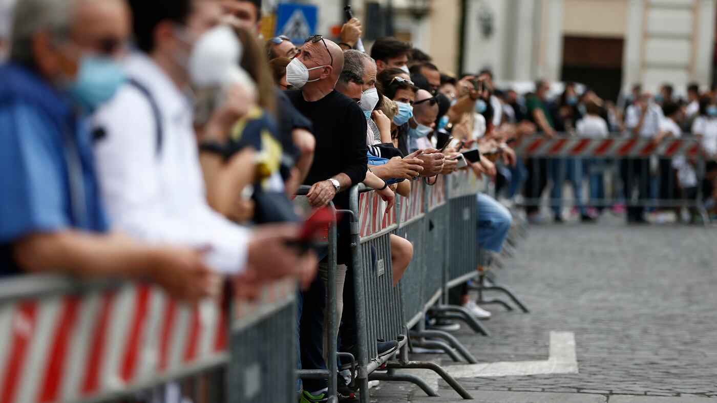 Via le mascherine: ecco le date da segnare