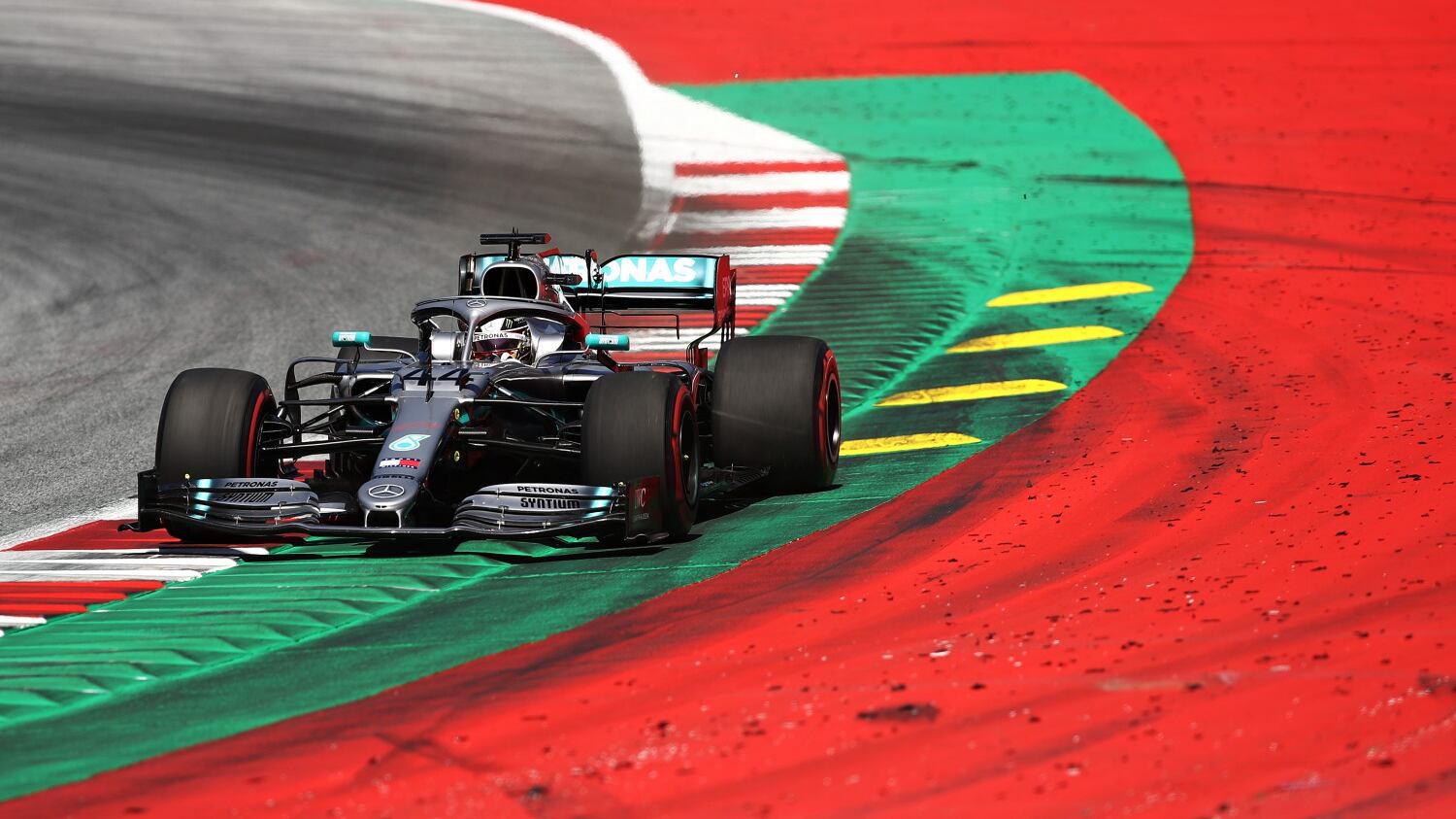 Formula Uno, Hamilton partirà quarto