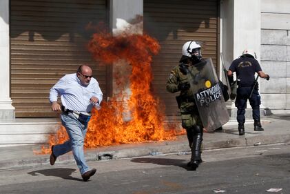 Grecia, un morto negli scontri 3