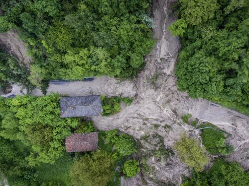 Emilia-Romagna, nuovo allarme: il fango diventa cemento