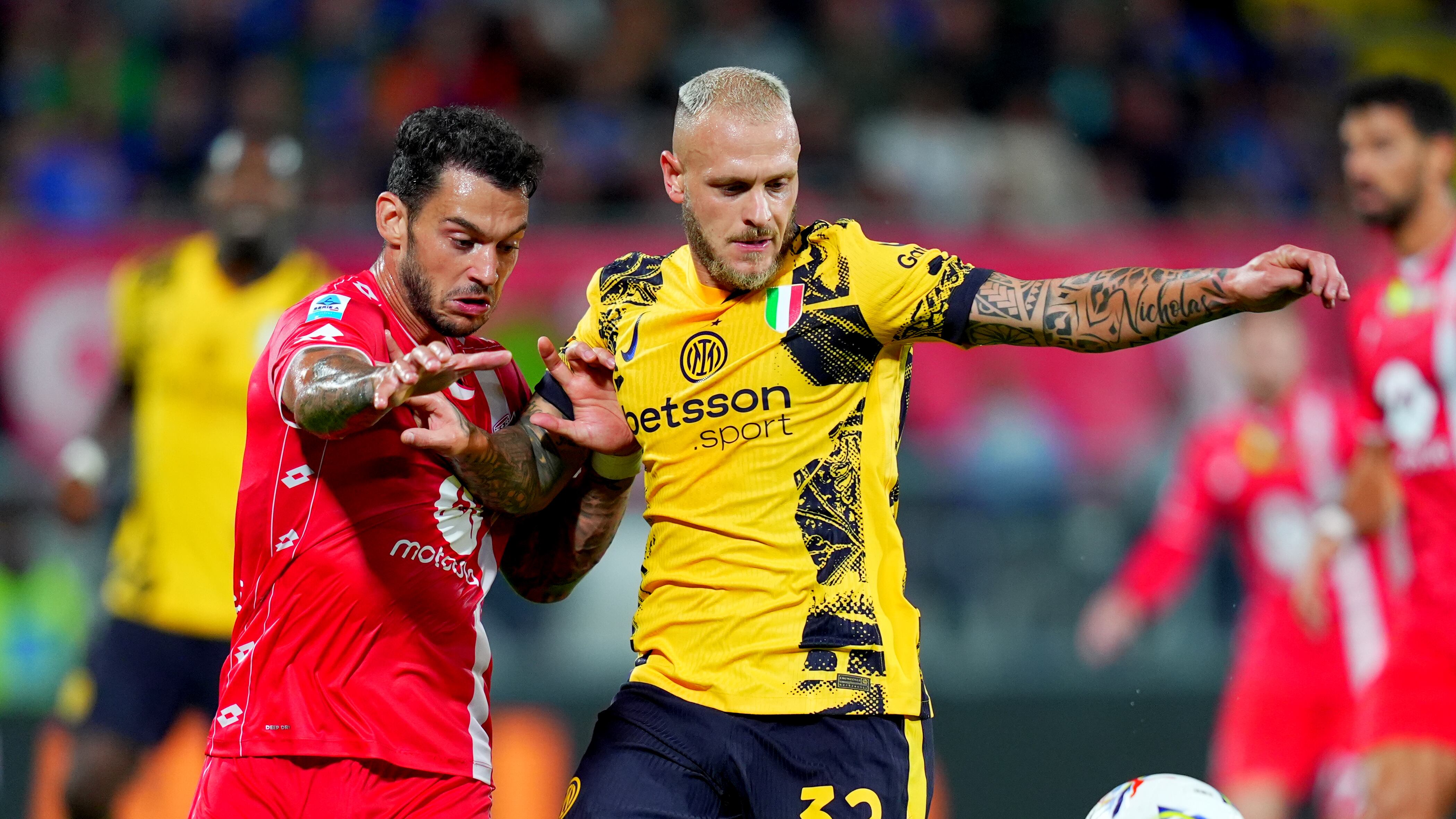 Tra Monza e Inter succede tutto nel finale: Dumfries pareggia il gol di Dany Mota