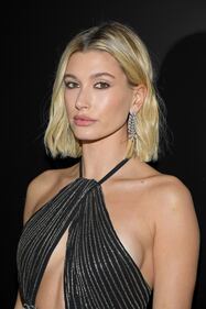 Hailey Baldwin, le foto più sensuali 1