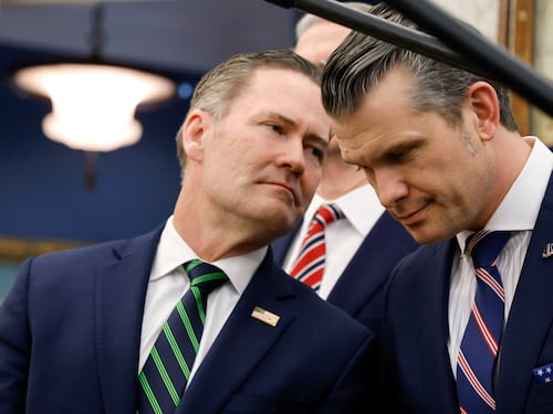 Scandalo chat segrete. Donald silura Waltz, c'è Rubio ad interim. E ora rischia Hegseth