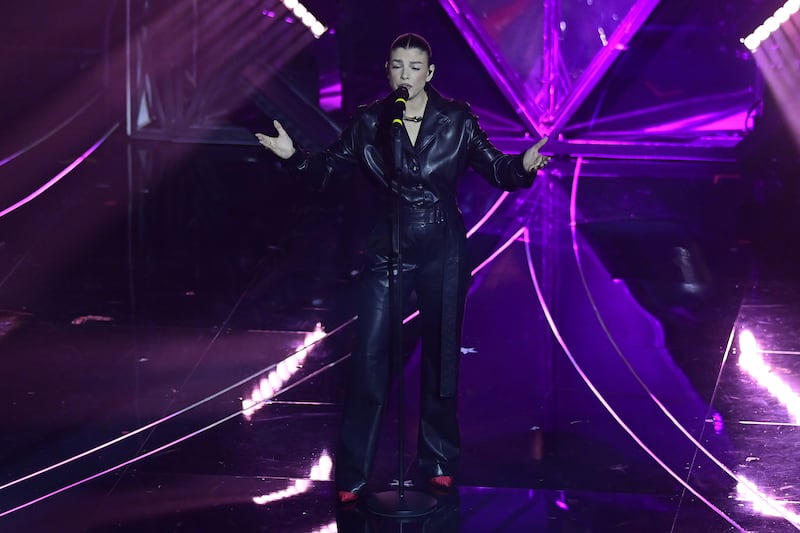Sanremo 2024: ecco il look della finalissima del Festival di Emma 5