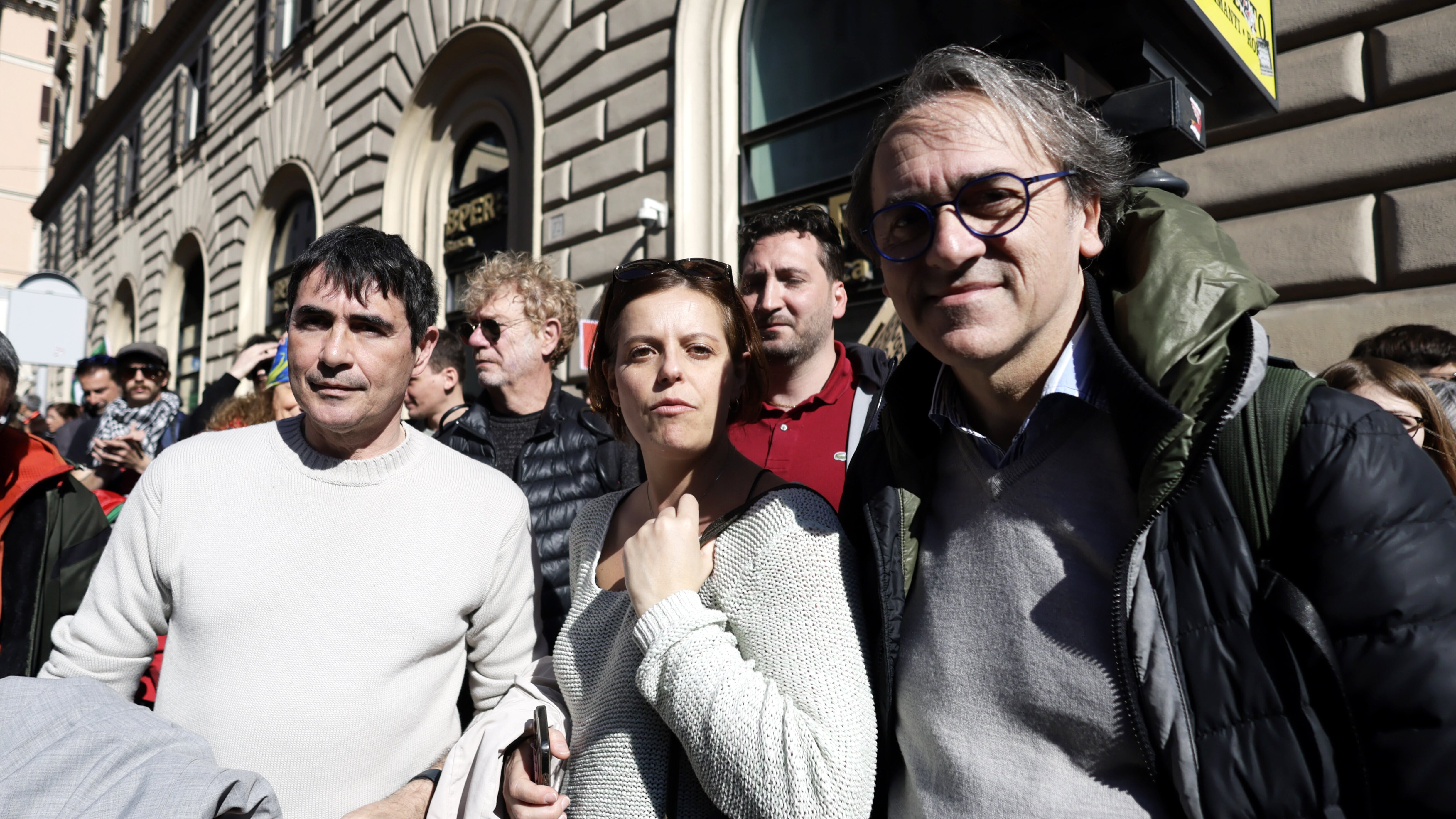 È subito show: Avs e sinistra pronte a dichiarare guerra ai tedeschi