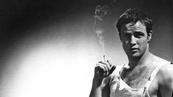 Le femministe contro la canottiera di Marlon Brando