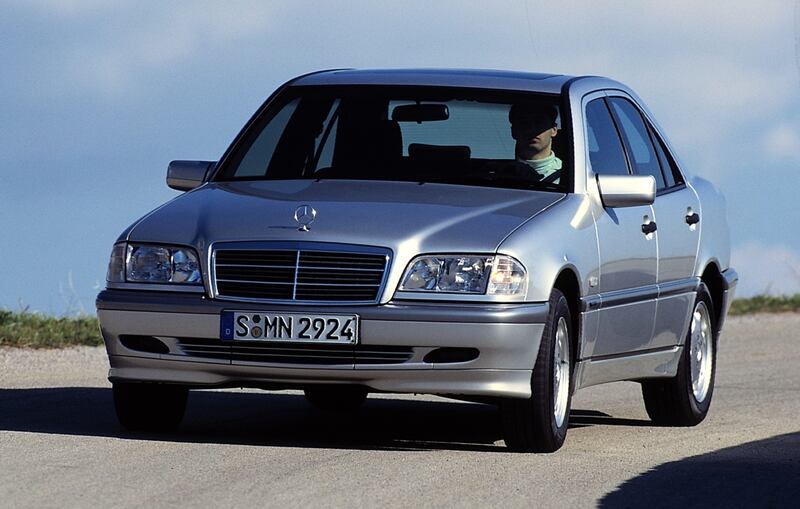 Mercedes Classe C, 30 anni di lusso in formato compatto: guarda le foto 7