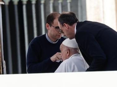 Papa Francesco torna tra i fedeli in piazza San Pietro 3