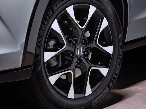 Honda ZR-V 2023, le foto del nuovo suv ibrido