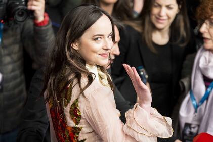 Dakota Johnson hot, sexy per "50 Sfumature di Nero" 80
